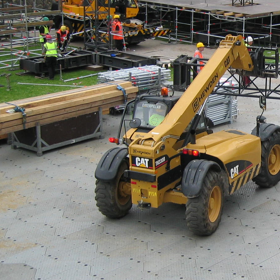 Construction site ground protection panels | I-Trac heavy-duty tiles